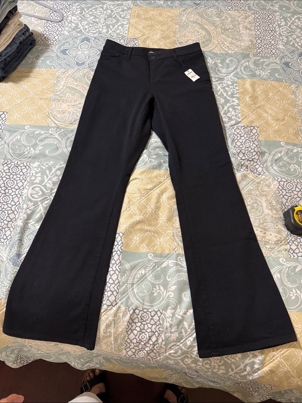 Express Jeans, Women’s Black Curvy Boot mid rise - Classic Stretch Denim
